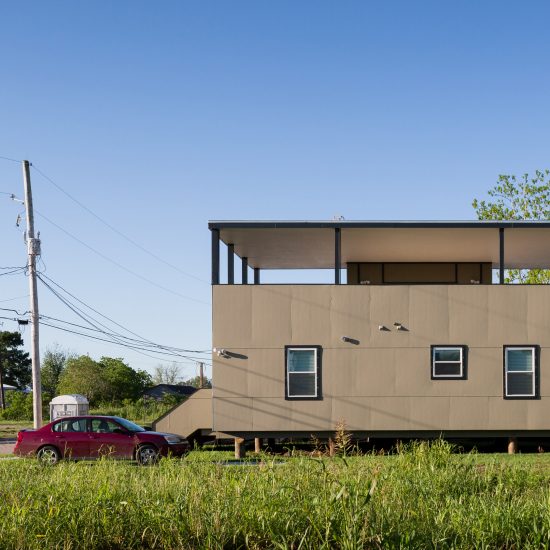 “Looks like the unwanted child of Villa Savoye and a trailer” says commenter