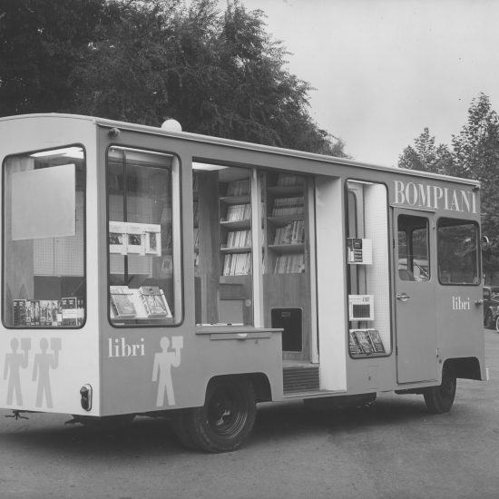 Travelling bookcase for Bompiani, 1956
