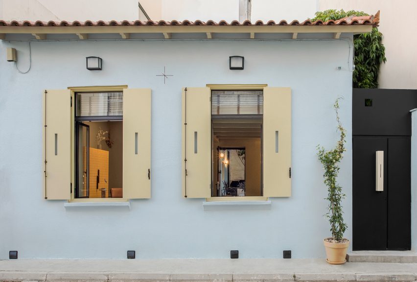 Garden of Esperinos guesthouse in Athens