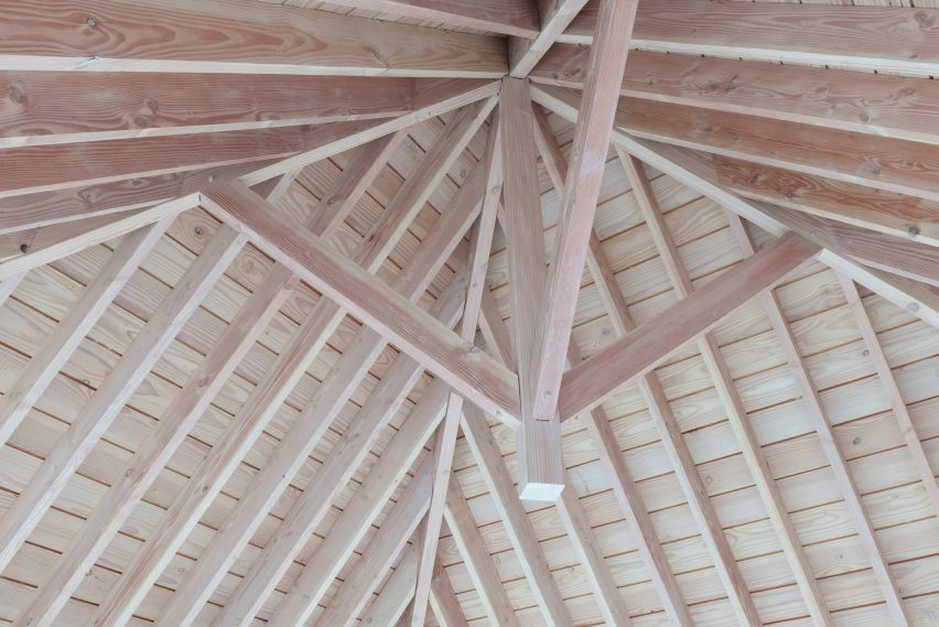 Richard Parr Associates' Grain Loft Studio on Easter Park Farm features Douglas fir roof