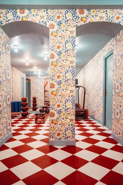 Gym inside Hotel Les Deux Gares in Paris