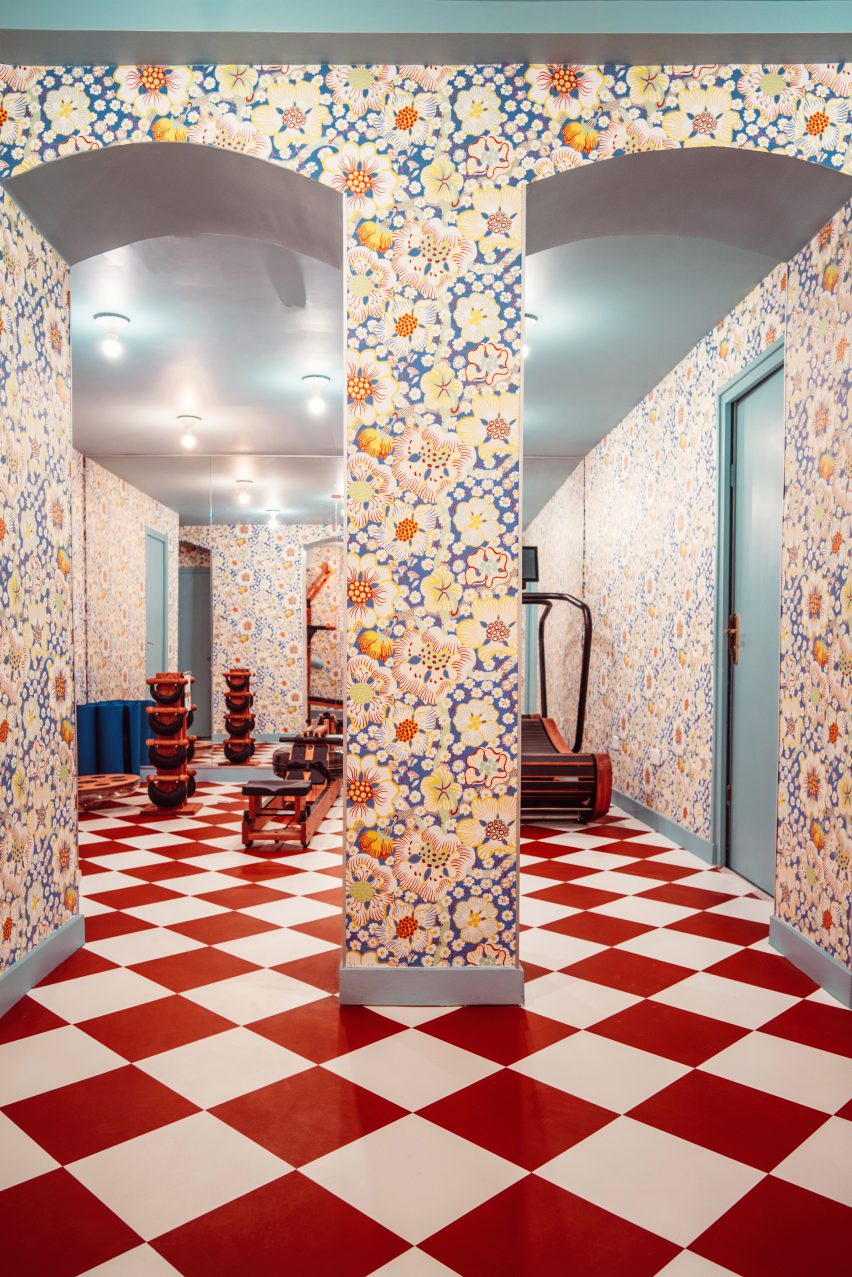 Gym inside Hotel Les Deux Gares in Paris