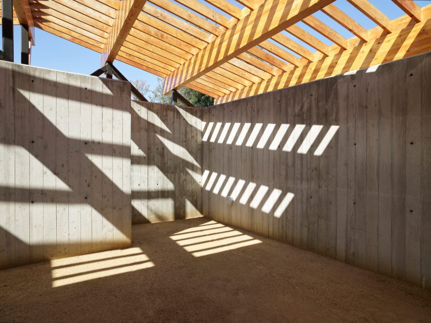 House in Los Angeles by The LADG