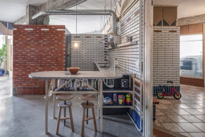 Kitchen of La Nave apartment in Madrid by Nomos