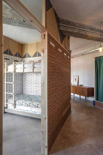 Bedroom of La Nave apartment in Madrid by Nomos