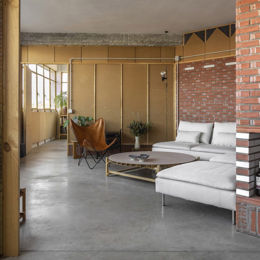 Inside of La Nave apartment in Madrid by Nomos