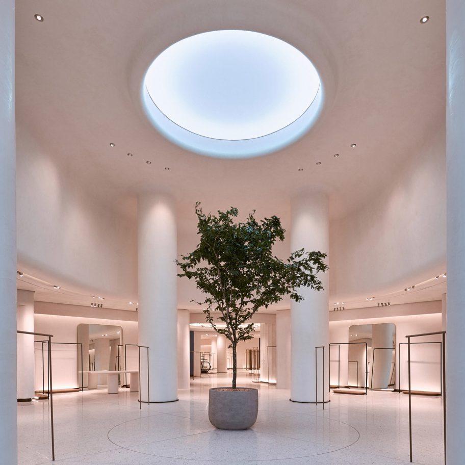 Oculus is an artificial skylight by Light Cognitive that mirrors the actual gradients of the sky
