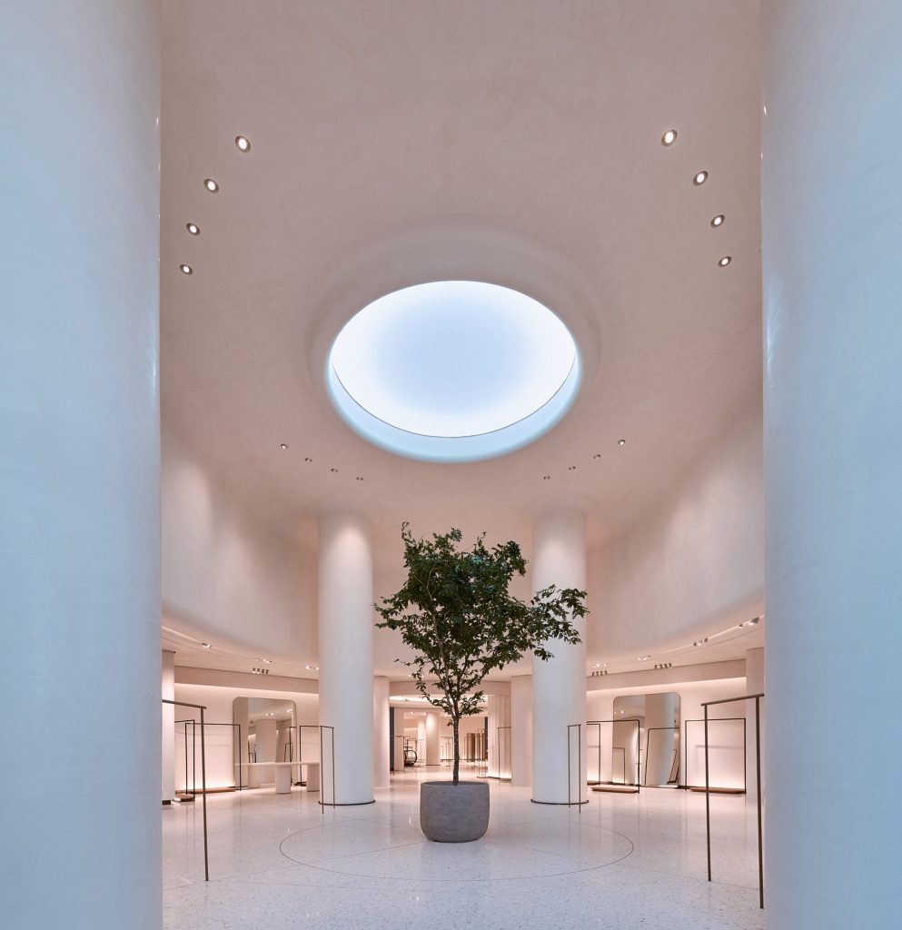 Oculus is an artificial skylight by Light Cognitive that mirrors the actual gradients of the sky