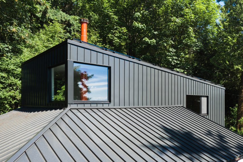 Inside Me-Kwa-Mooks Net-Zero house by SHED