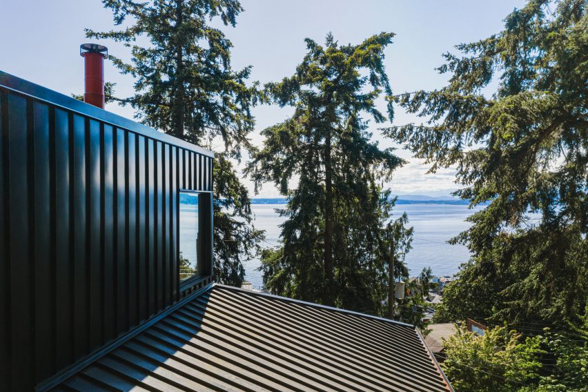 Inside Me-Kwa-Mooks Net-Zero house by SHED