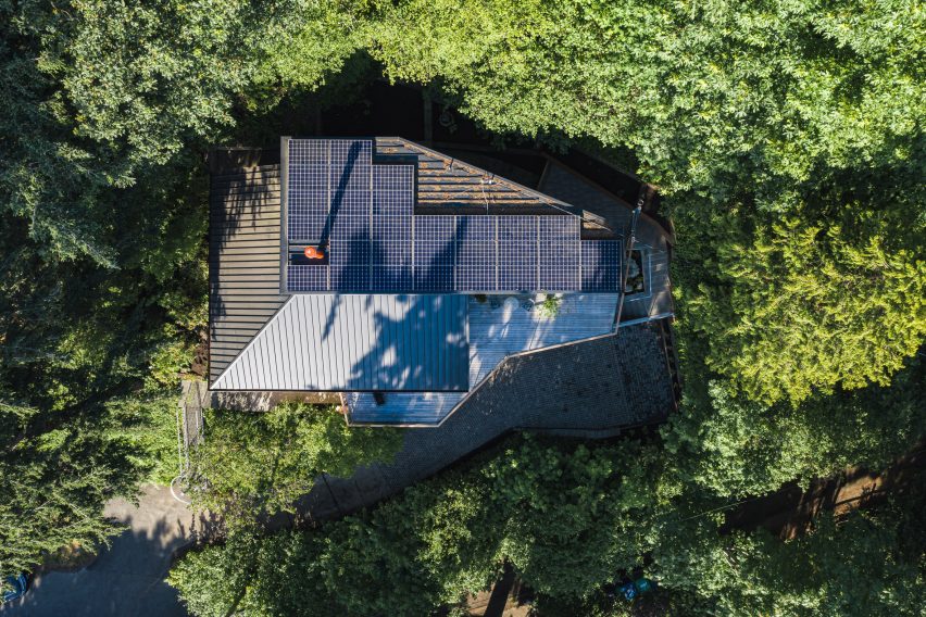 Inside Me-Kwa-Mooks Net-Zero house by SHED