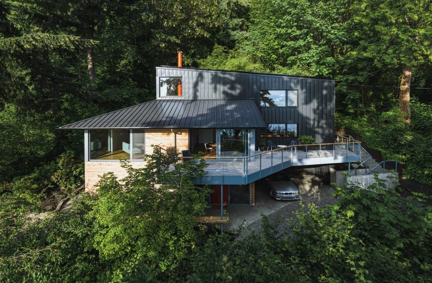 Inside Me-Kwa-Mooks Net-Zero house by SHED