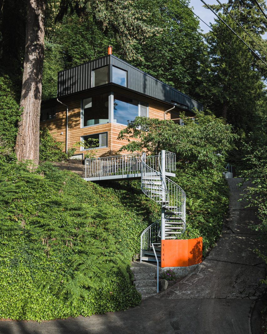 Inside Me-Kwa-Mooks Net-Zero house by SHED