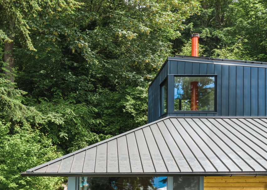 Inside Me-Kwa-Mooks Net-Zero house by SHED