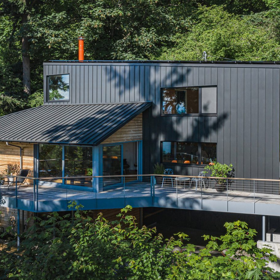 Inside Me-Kwa-Mooks Net-Zero house by SHED