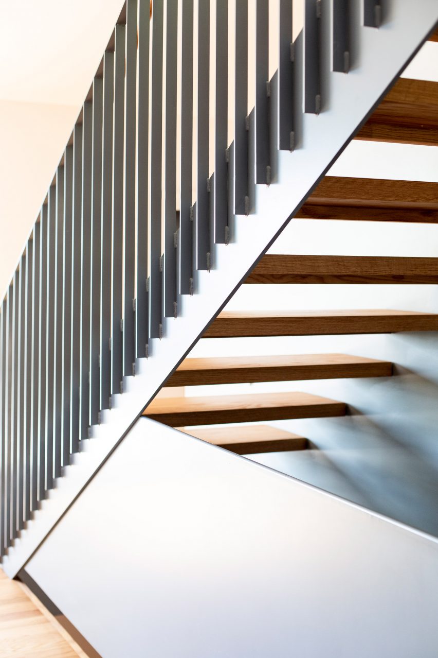 Inside Me-Kwa-Mooks Net-Zero house by SHED