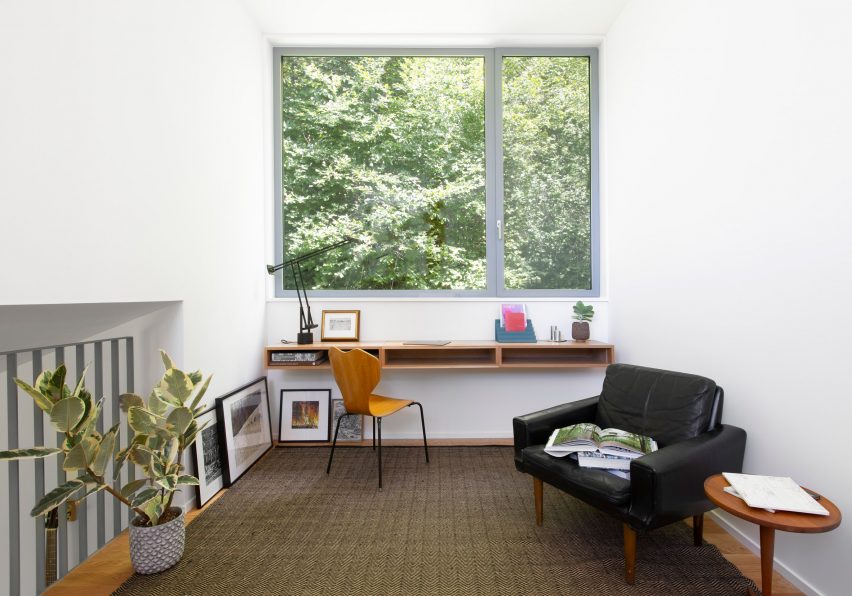 Inside Me-Kwa-Mooks Net-Zero house by SHED