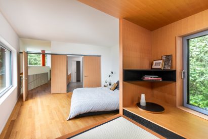 Inside Me-Kwa-Mooks Net-Zero house by SHED