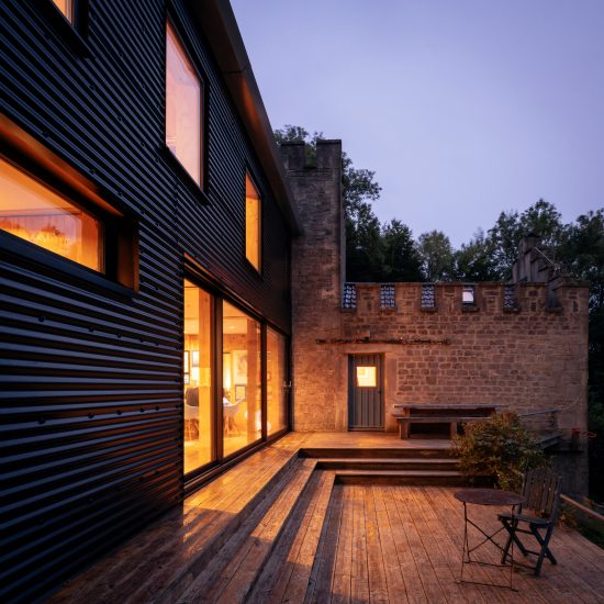 Off-grid home near bath