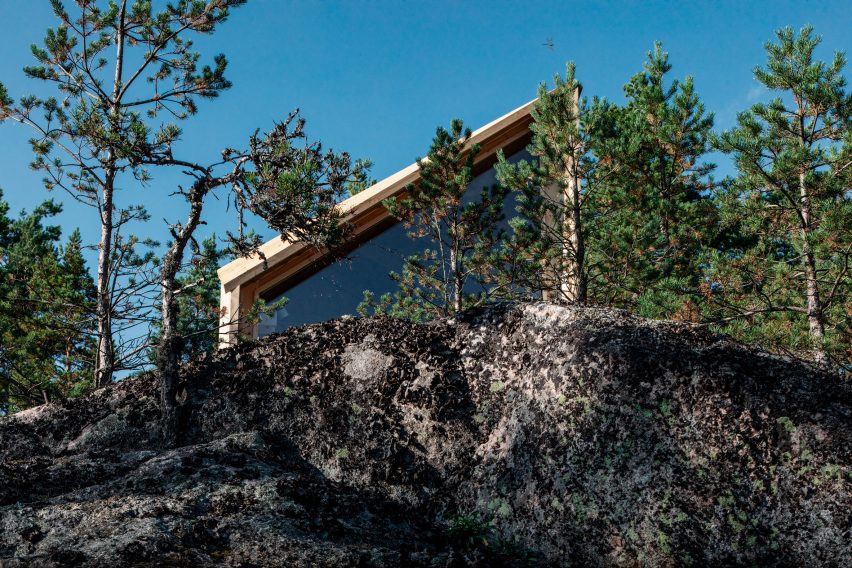 Outside the modular Space of Mind cabin prototype by Studio Puisto