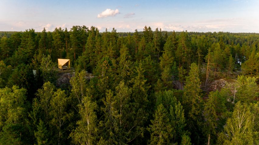 Outside the modular Space of Mind cabin prototype by Studio Puisto