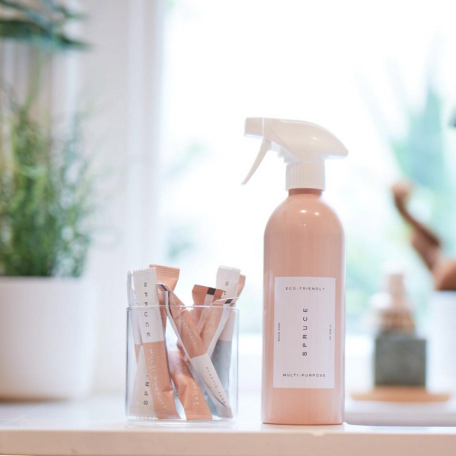 Spruce aluminium refillable bottle and compostable sachets
