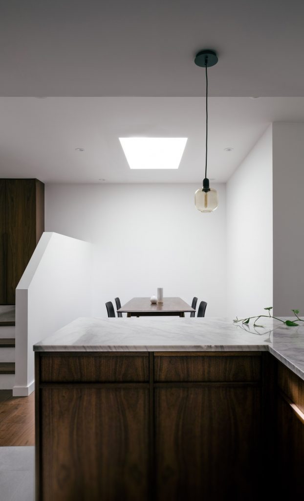 Kitchen and dining room in St Lawrence by Odami
