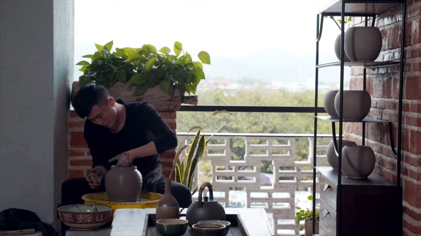 Balcony of Borderless Community of Zi Ni Twelve Portals, housing project designed by Fei Architects in Guangzhou, China