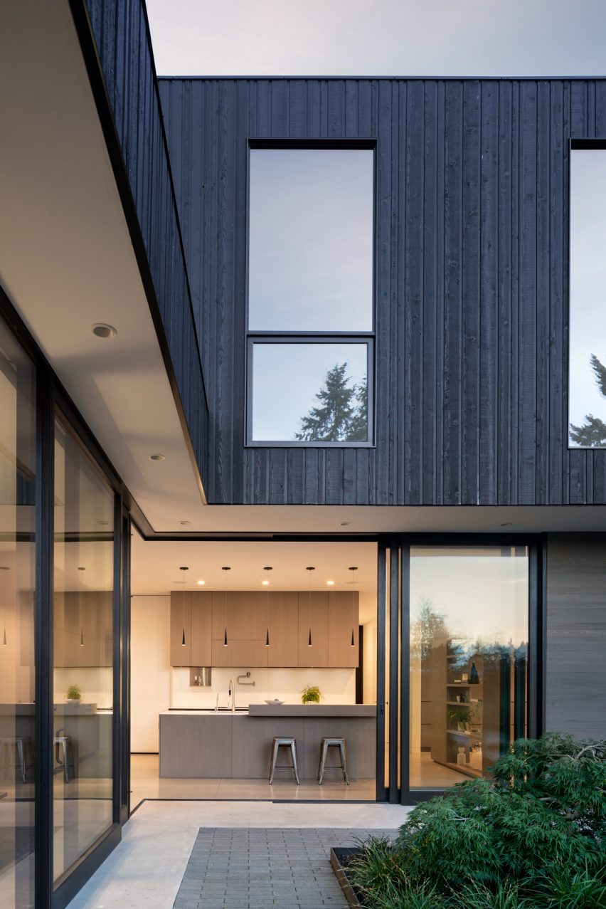 Yo-Ju Courtyard House by Wittman Estes