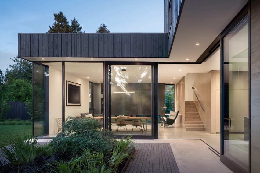 Yo-Ju Courtyard House by Wittman Estes