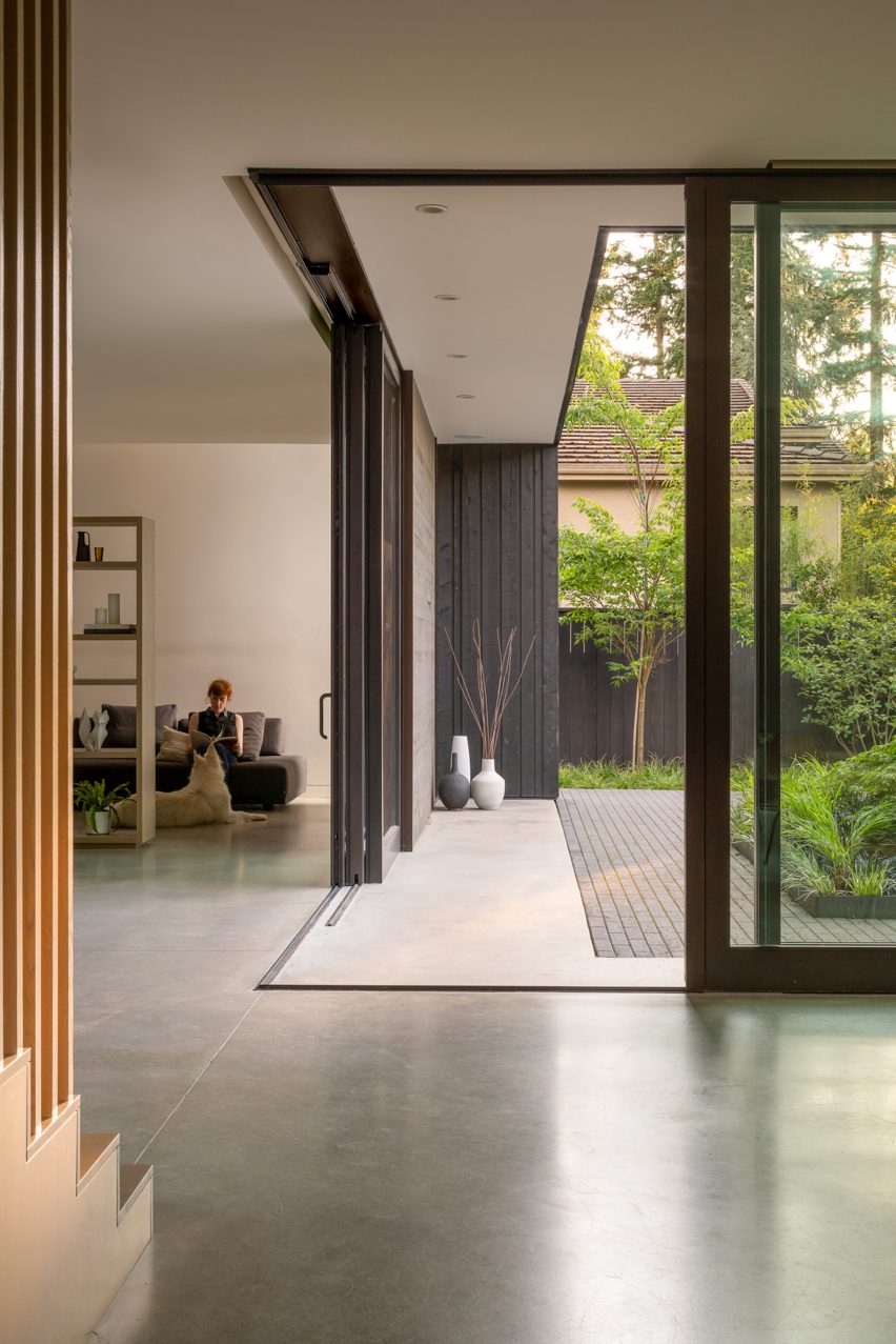 Yo-Ju Courtyard House by Wittman Estes