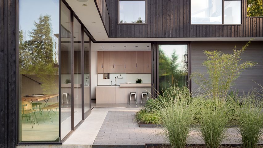 Yo-Ju Courtyard House by Wittman Estes