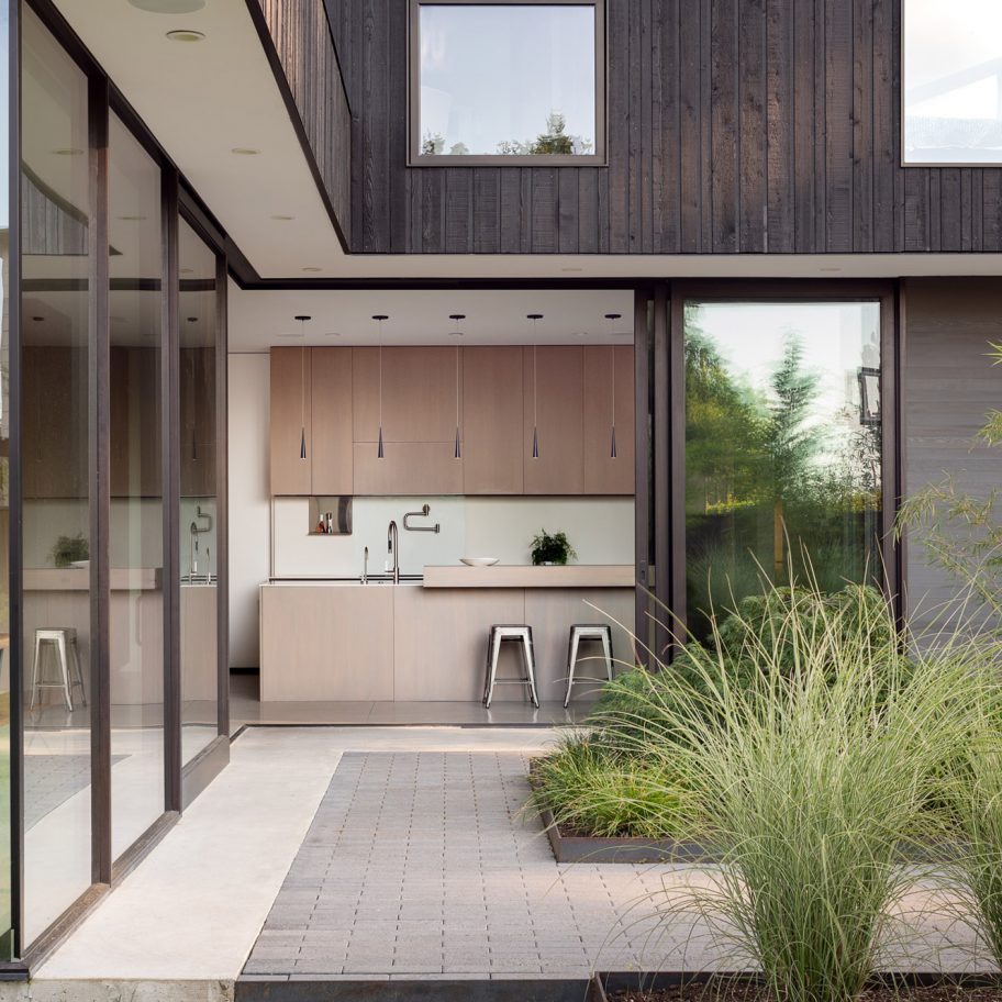 Yo-Ju Courtyard House by Wittman Estes