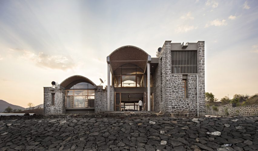 Anupama Kundoo architecture: Shah House, 2003, Brahmangarh, India
