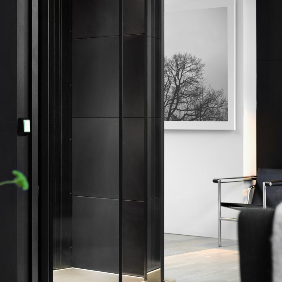 Aritco 4000 lift by Aritco is made for residential use