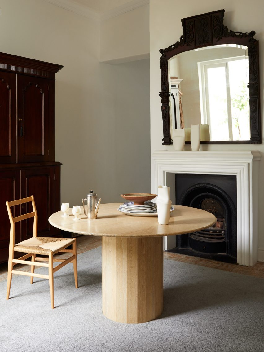 Ashby table by Lemon