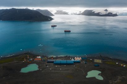 Aerial view of the Comandante Ferraz Antarctic Station by Estúdio 41