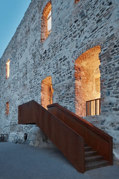 Corten entrance stair