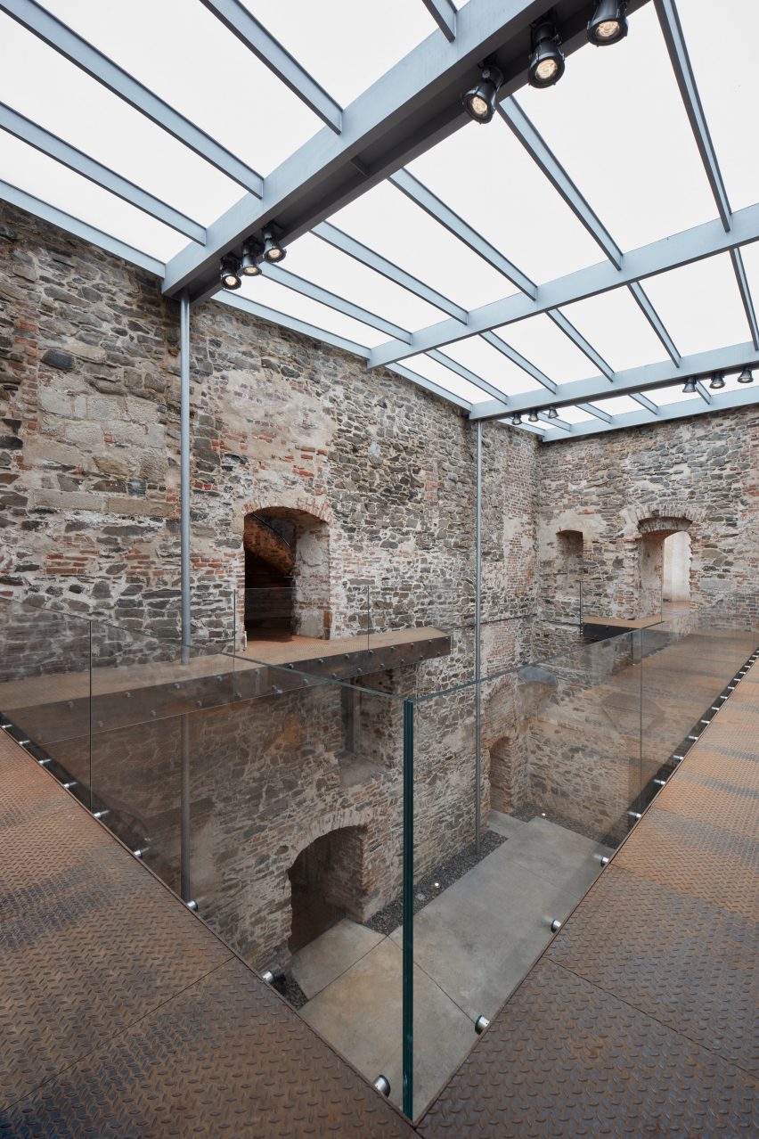 Renovation of Helfštýn Castle in Czech Republic by Atelier-r