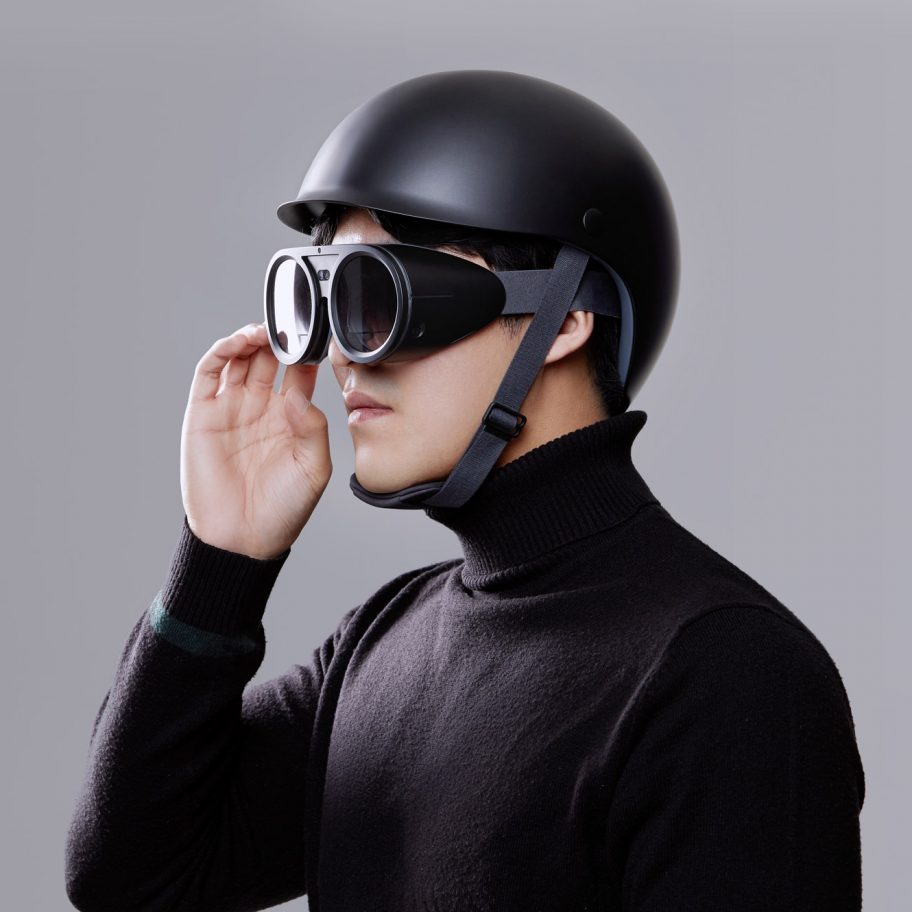 A visual of Voyager AR glasses by Seunghye Han, Soomin Son and Sieun Roh from Hongik University