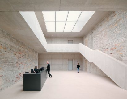 Reception of Jacoby Studios by David Chipperfield Architects