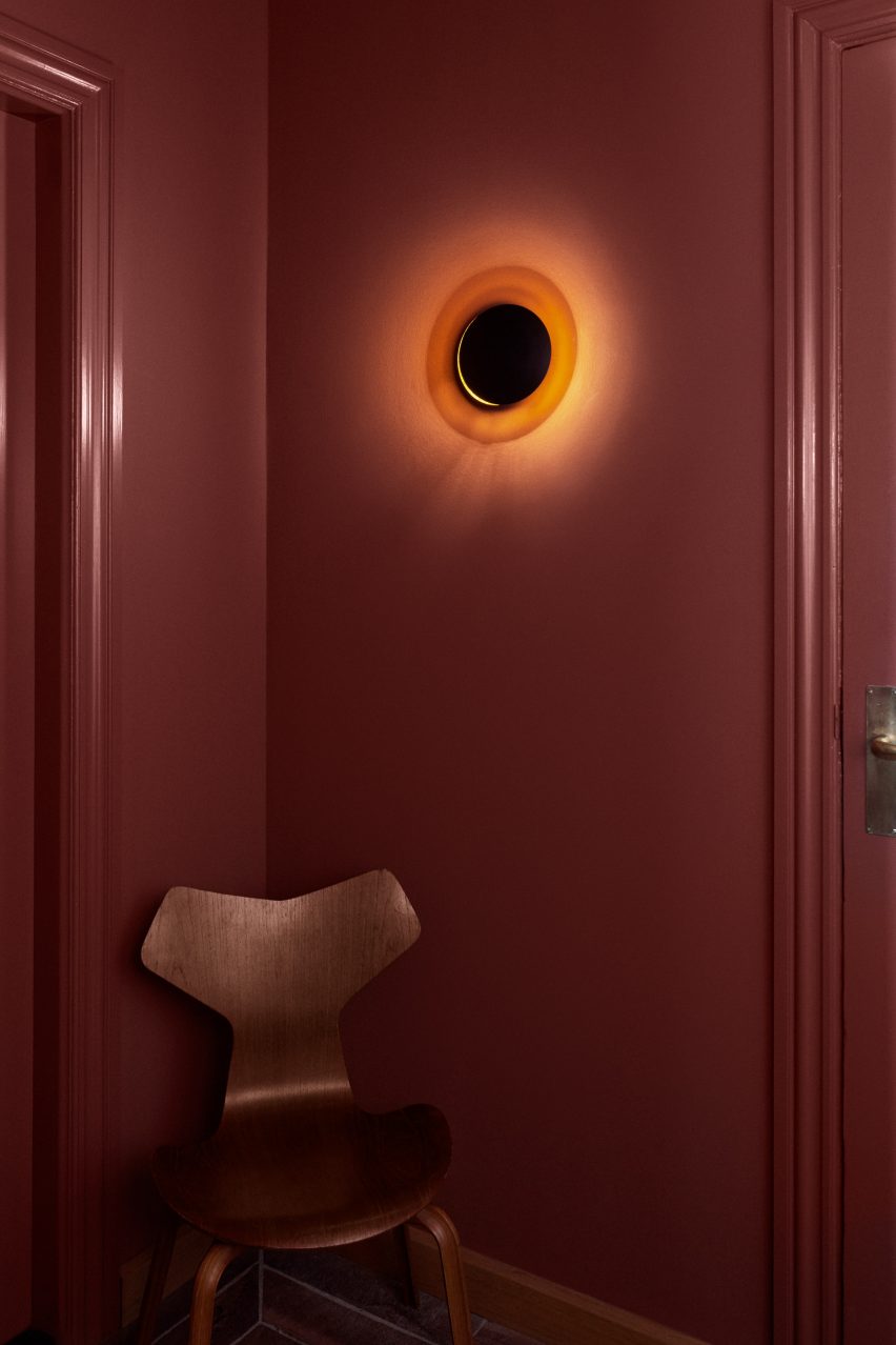 Red walls in Kadeau Copenhagen by OEO Studio