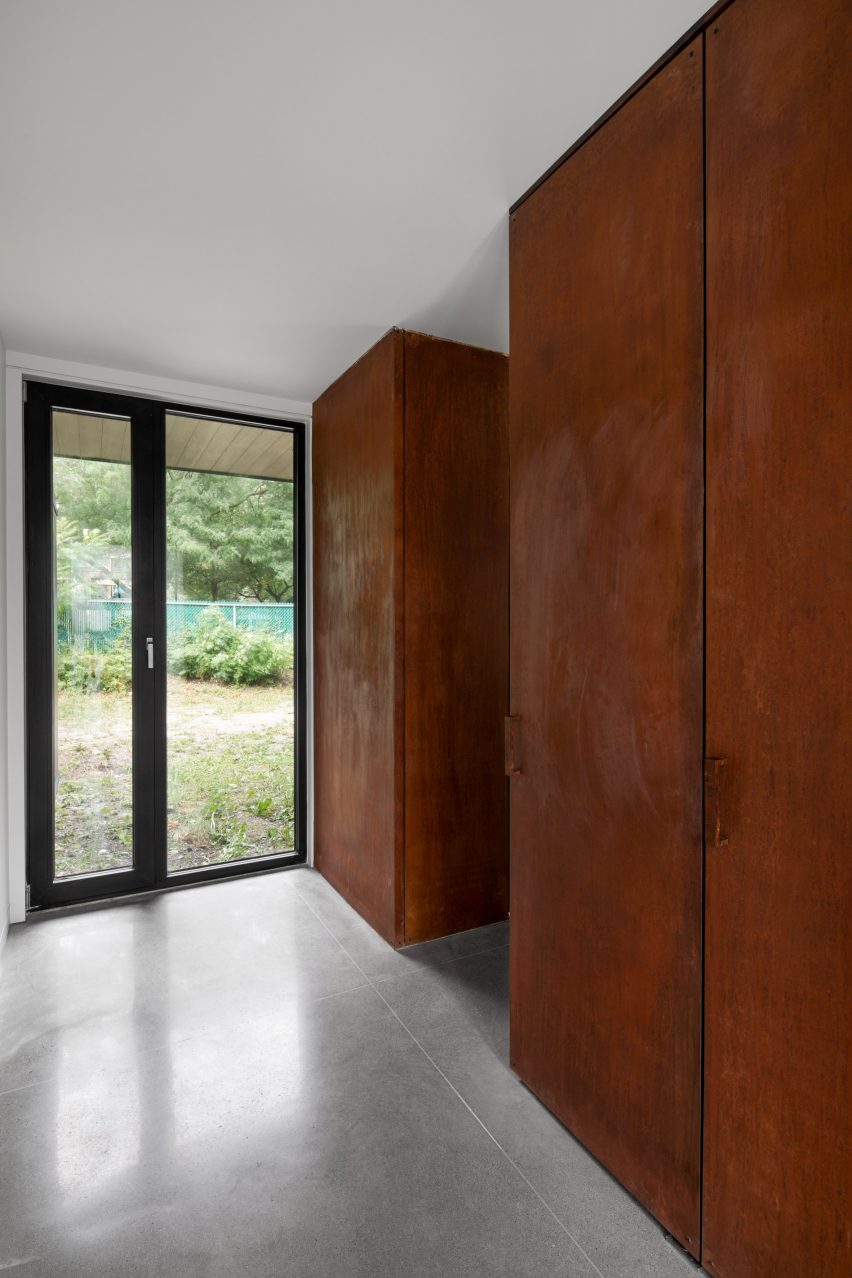 Entrance of King Edward Residence by Atelier Schwimmer in Montreal, Canada