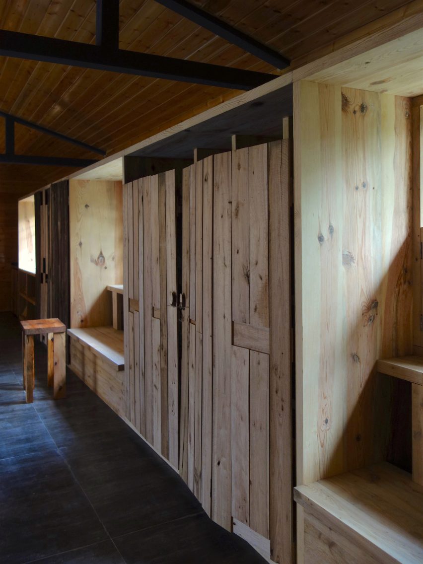 Huo-shui-yuan exhibition centre in Loudi, China has timber interiors