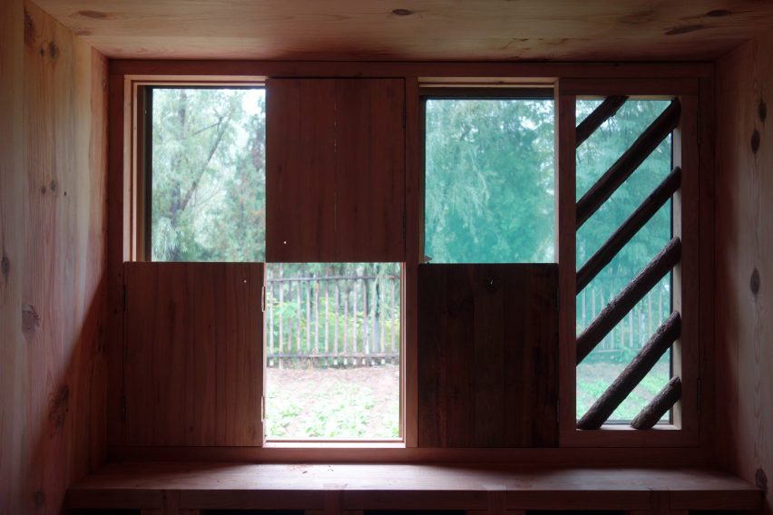 Decorative window panes feature in Huo-shui-yuan exhibition centre