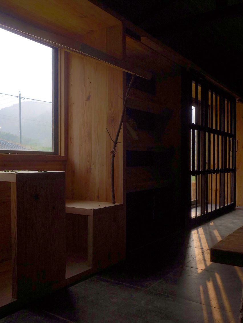 Huo-shui-yuan exhibition centre in Loudi, China includes built-in window seats