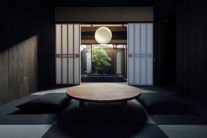 Living room inside Maana Kamo guesthouse by Uoya Shigenori