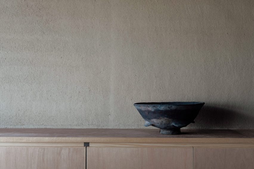 Kitchen details from inside Maana Kamo guesthouse by Uoya Shigenori