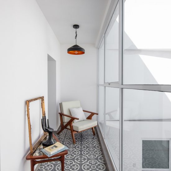 Nook overlooking courtyard in Mar Mediterráneo 34 by Inca Hernández
