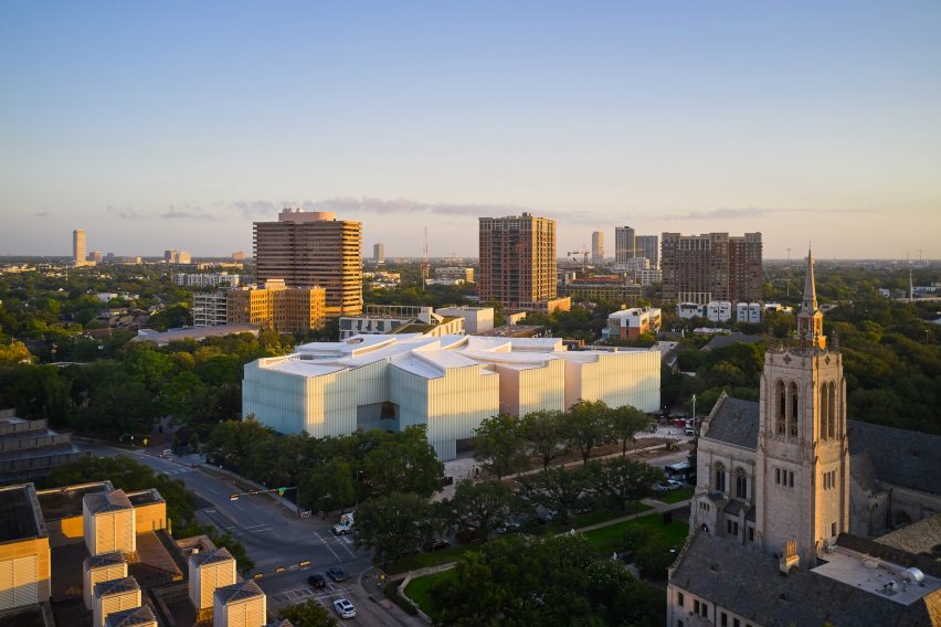 Nancy and Rich Kinder Building by Steven Holl Architects